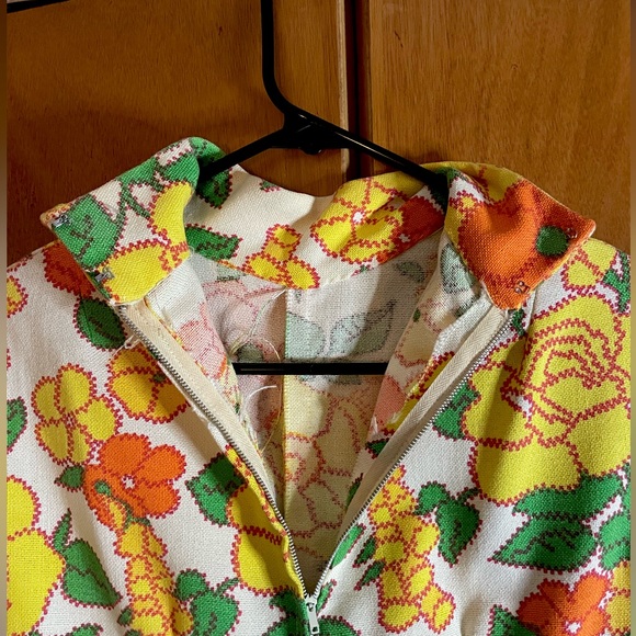1960's Floral Mini/Mod Dress - Picture 2 of 3